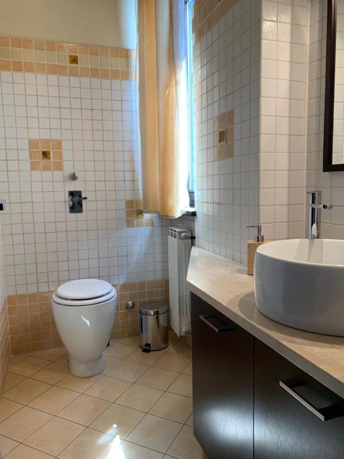 Near Como, Charming Apartment With Fireplace Грандате Экстерьер фото